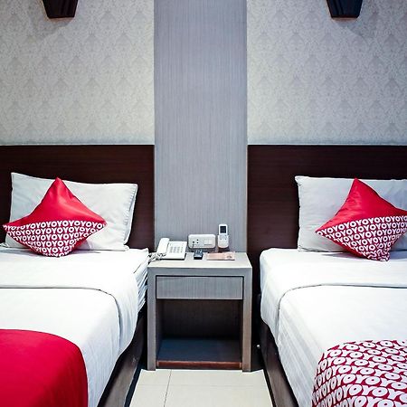 Oyo 1009 Hotel Bumi Malaya Медан Екстер'єр фото