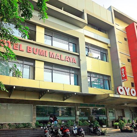 Oyo 1009 Hotel Bumi Malaya Медан Екстер'єр фото