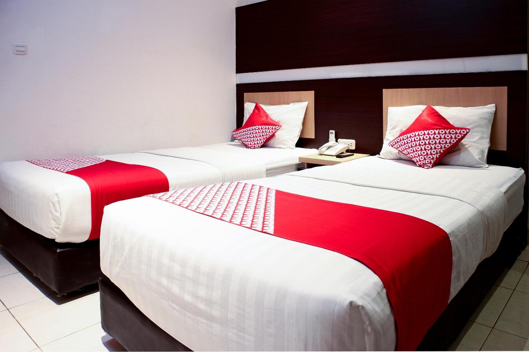 Oyo 1009 Hotel Bumi Malaya Медан Екстер'єр фото