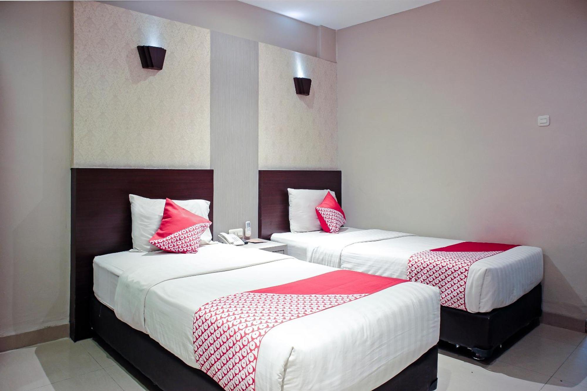 Oyo 1009 Hotel Bumi Malaya Медан Екстер'єр фото