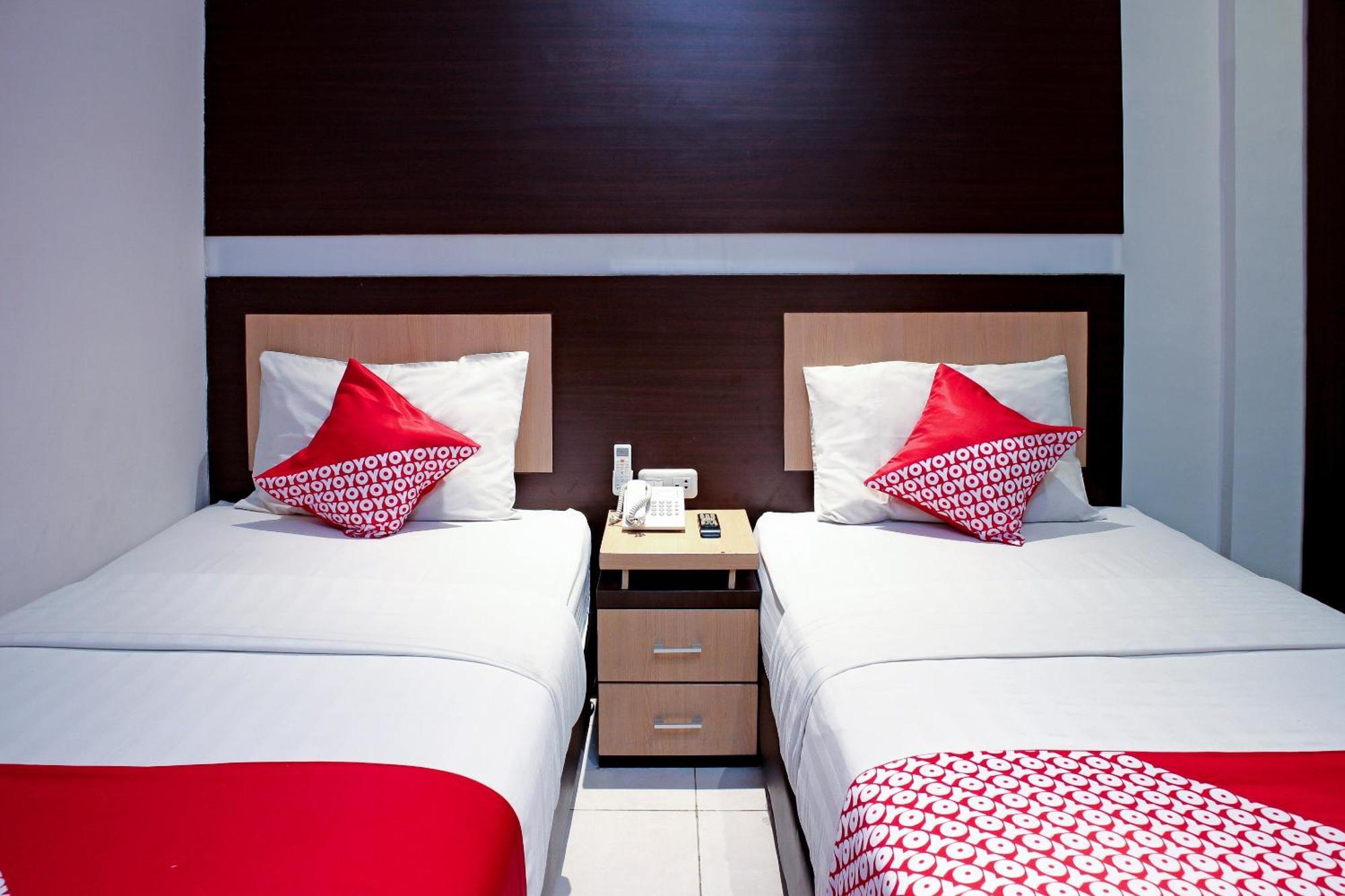 Oyo 1009 Hotel Bumi Malaya Медан Екстер'єр фото