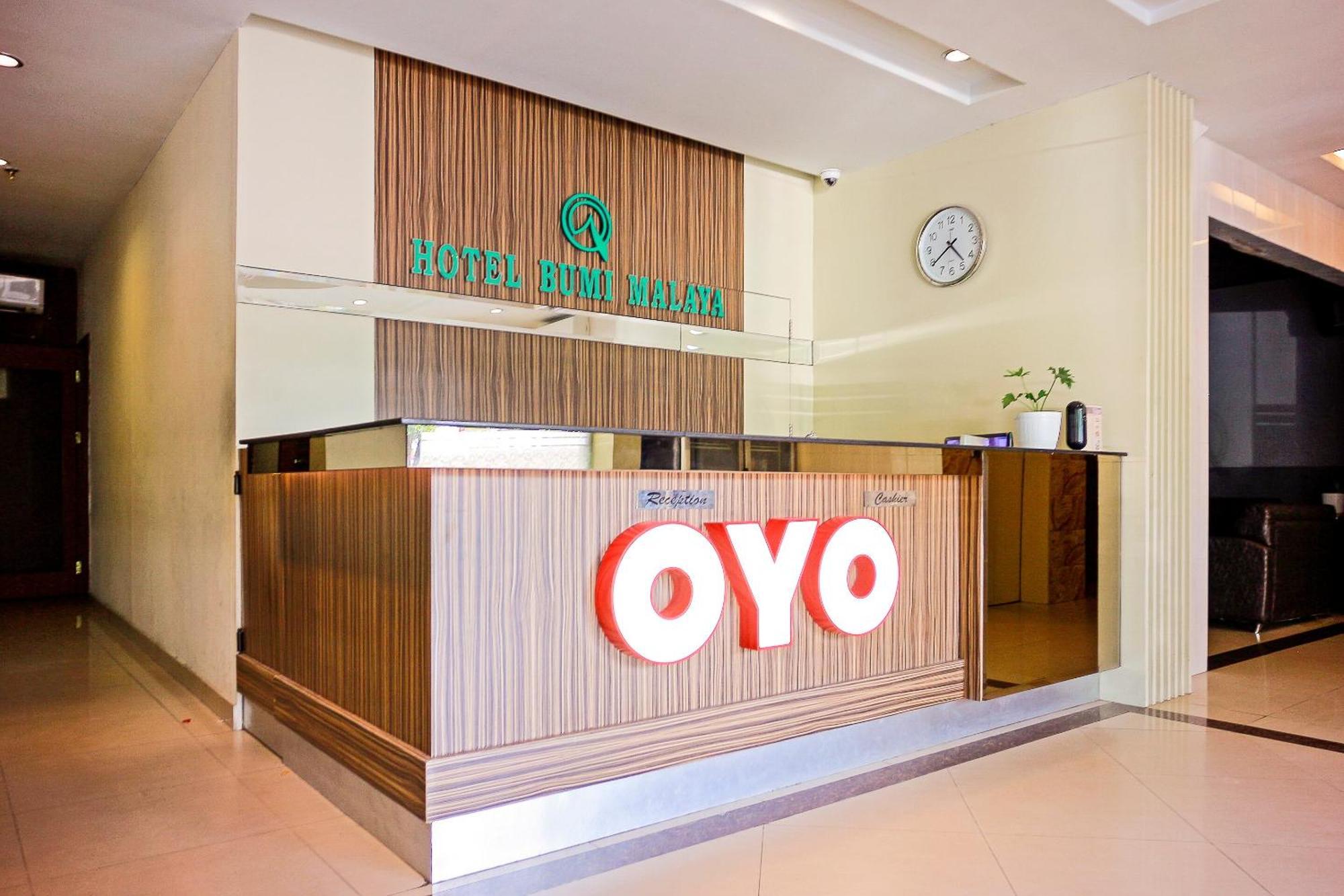 Oyo 1009 Hotel Bumi Malaya Медан Екстер'єр фото