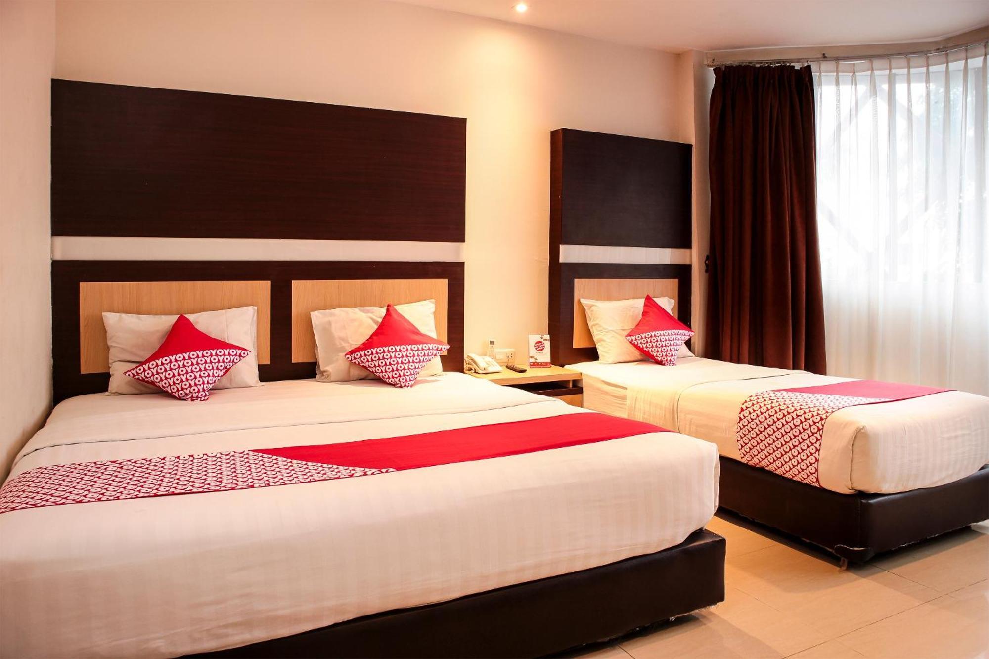 Oyo 1009 Hotel Bumi Malaya Медан Екстер'єр фото